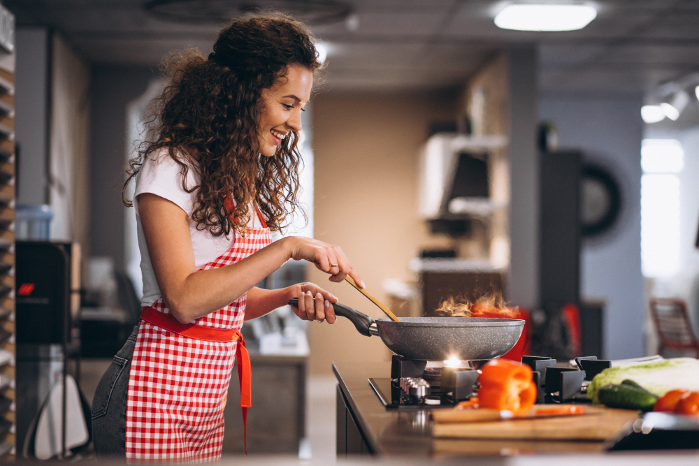 What Are the First Steps to Becoming a Home Chef in 2025?