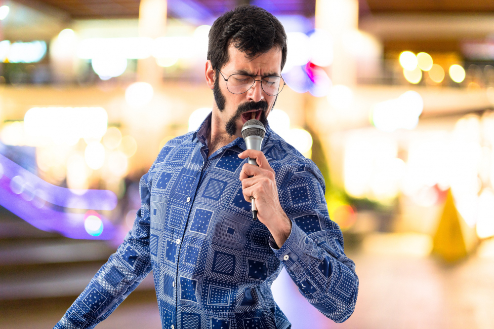 Easy Karaoke Setup for Your Mumbai Home Party!